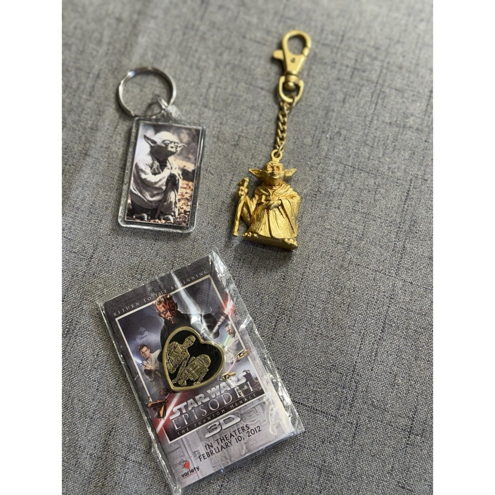 Vintage‎ Star Wars Yoda Keychains (1997/2011/2005) & Sealed Episode 1 Pin Bundle